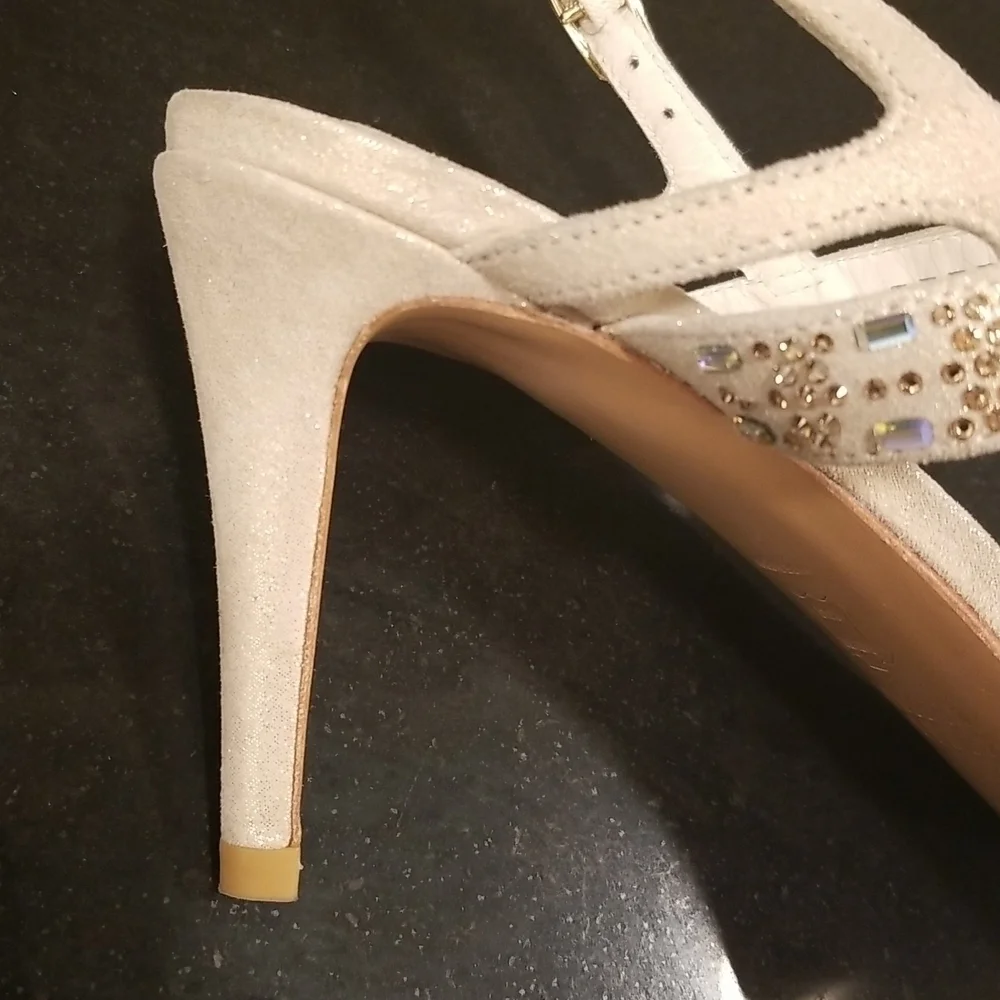💕STUART WEITZMAN💕 Fireplace Sandal Ankle Strap Heels Light Gold Jewels 9.5
